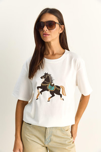Kadın Figürlü Nakış ve Boncuk Detaylı Oversize T-Shirt 2222 60286121 - Beyaz T-SHİRT modelleri