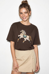 Kadın Figürlü Nakış ve Boncuk Detaylı Oversize T-Shirt 2222 60286121 - Kahverengi T-SHİRT modelleri