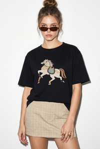 Kadın Figürlü Nakış ve Boncuk Detaylı Oversize T-Shirt 2222 60286121 - Siyah T-SHİRT modelleri