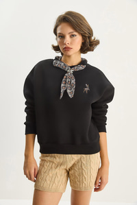 Kadın Fular Detaylı Ceylan Naıkışlı Üç İplik Şardonlu Oversize Sweatshirt 6916 60283615 - Siyah SWEATSHİRT modelleri