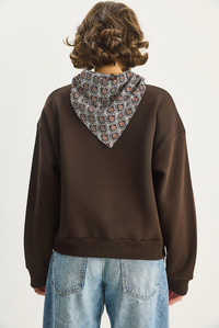 Kadın Fular Detaylı Ceylan Naıkışlı Üç İplik Şardonlu Oversize Sweatshirt 6916 60283615 - Acı Kahve SWEATSHİRT modelleri