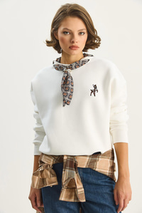 Kadın Fular Detaylı Ceylan Naıkışlı Üç İplik Şardonlu Oversize Sweatshirt 6916 60283615 - Beyaz SWEATSHİRT modelleri