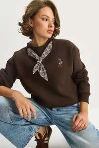 Kadın Fular Detaylı Ceylan Naıkışlı Üç İplik Şardonlu Oversize Sweatshirt 6916 60283615 - Acı Kahve SWEATSHİRT modelleri