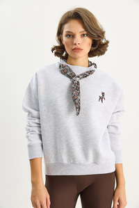 Kadın Fular Detaylı Ceylan Nakışlı Üç İplik Şardonlu Oversize Sweatshirt 6916 60283615 - Gri SWEATSHİRT modelleri