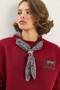 Kadın Fular Detaylı Leopar Nakışlı Üç İplik Şardonlu Oversize Sweatshirt 6917 60283616 - Bordo SWEATSHİRT modelleri