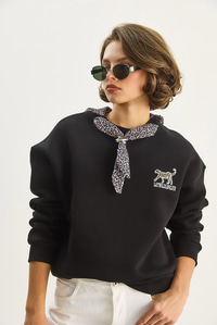 Kadın Fular Detaylı Leopar Nakışlı Üç İplik Şardonlu Oversize Sweatshirt 6917 60283616 - Siyah SWEATSHİRT modelleri