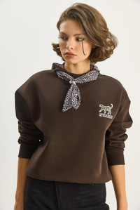 Kadın Fular Detaylı Leopar Nakışlı Üç İplik Şardonlu Oversize Sweatshirt 6917 60283616 - Acı Kahve SWEATSHİRT modelleri