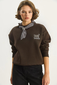 Kadın Fular Detaylı Leopar Nakışlı Üç İplik Şardonlu Oversize Sweatshirt 6917 60283616 - Acı Kahve SWEATSHİRT modelleri