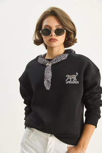 Kadın Fular Detaylı Leopar Nakışlı Üç İplik Şardonlu Oversize Sweatshirt 6917 60283616 - Siyah SWEATSHİRT modelleri