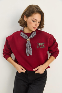 Kadın Fular Detaylı Leopar Nakışlı Üç İplik Şardonlu Oversize Sweatshirt 6917 60283616 - Bordo SWEATSHİRT modelleri