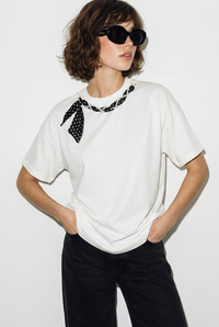 Kadın Fular ve İnci Detaylı Bisiklet Yaka Oversize Basic T-Shirt 360096 60286358 - Beyaz T-SHİRT modelleri