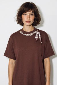 Kadın Fular ve İnci Detaylı Bisiklet Yaka Oversize Basic T-Shirt 360096 60286358 - Acı Kahve T-SHİRT modelleri