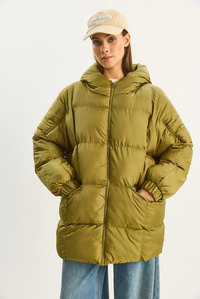 Kadın Kapüşonlu Oversize Yarasa Kol Şişme Mont 60283686 - Yeşil DIŞ GİYİM modelleri