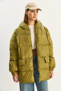 Kadın Kapüşonlu Oversize Yarasa Kol Şişme Mont 60283686 - Yeşil DIŞ GİYİM modelleri