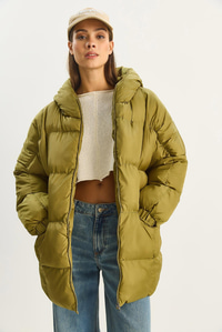Kadın Kapüşonlu Oversize Yarasa Kol Şişme Mont 60283686 - Yeşil DIŞ GİYİM modelleri