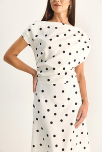 Kadın Kayık Yaka Drape Detaylı Puantiyeli Midi Elbise 8708 60286184 - Ekru-Siyah ELBİSE modelleri