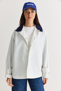 Kadın Kontrast Yaka Ekose Desenli Astarlı Oversize Trençkot M-1 60286563 - Beyaz-Lacivert DIŞ GİYİM modelleri