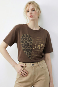 Kadın Leopar Kalp Taş İşlemeli Bisiklet Yaka Regular Fit T-Shirt 2210 60283976 - Kahverengi T-SHİRT modelleri