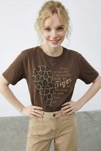 Kadın Leopar Kalp Taş İşlemeli Bisiklet Yaka Regular Fit T-Shirt 2210 60283976 - Kahverengi T-SHİRT modelleri