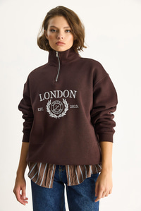 Kadın London İşlemeli Dik Yaka Fermuar Detaylı Şardonlu Oversize Sweatshirt 10003 60283529 - Kahverengi SWEATSHİRT modelleri