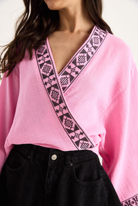 Kadın Nakış İşlemeli Bağlama Detaylı Geniş Kollu Müslin Kimono Bluz 7014 60283386 - Pembe