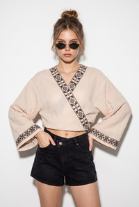 Kadın Nakış İşlemeli Bağlama Detaylı Geniş Kollu Müslin Kimono Bluz 7014 60283386 - Bej-Siyah BLUZ modelleri