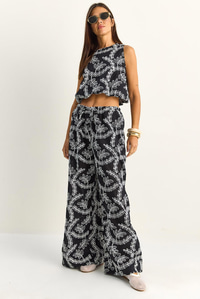 Kadın Nakış İşlemeli Lastikli Balon Crop Bluz Geniş Paça Pantolon Takım 8037 60286157 - Siyah ALT - ÜST TAKIM modelleri