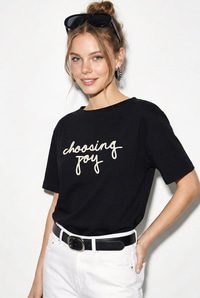 Kadın Nakışlı Yazı İşlemeli Kayık Yaka T-Shirt 60382604 - Siyah T-SHİRT modelleri