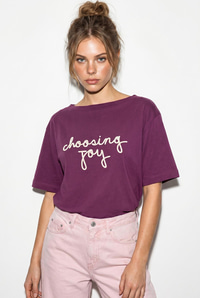 Kadın Nakışlı Yazı İşlemeli Kayık Yaka T-Shirt 60382604 - Mor T-SHİRT modelleri