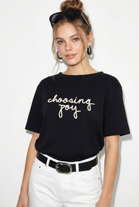 Kadın Nakışlı Yazı İşlemeli Kayık Yaka T-Shirt 60382604 - Siyah T-SHİRT modelleri