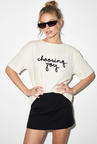 Kadın Nakışlı Yazı İşlemeli Kayık Yaka T-Shirt 60382604 - Krem T-SHİRT modelleri