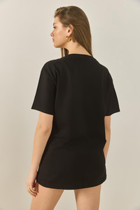 Kadın Omuzdan Yaprak Desenli Boncuk İşleme Detaylı Rahat Kalıp Pamuklu T-Shirt 1850 60283283 - Siyah