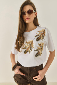 Kadın Omuzdan Yaprak Desenli Boncuk İşleme Detaylı Rahat Kalıp Pamuklu T-Shirt 1850 60283283 - Beyaz