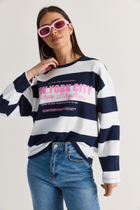 Kadın Oversize Çizgili New York Baskılı Sweatshirt MB9575 60286590 - Beyaz-Lacivert SWEATSHİRT modelleri