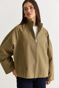 Kadın Oversize Dik Yaka Fermuarlı Reglan Kol A Kesim Kısa Trençkot 2100 60286511 - Haki DIŞ GİYİM modelleri