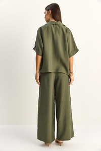 Kadın Oversize Kısa Kol Gömlek Beli Lastikli Geniş Paça Pantolon Takım 7651 60286138 - Haki ALT - ÜST TAKIM modelleri