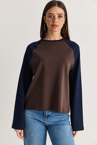 Kadın Pamuklu Regular Reglan Kol Renk Bloklu Uzun Kollu T-Shirt ÖS261006 60286587 - Kahve-Lacivert SWEATSHİRT modelleri