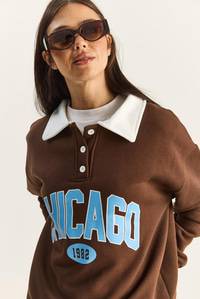 Kadın Polo Yaka Chicago Baskılı Üç İplik Şardonlu Sweatshirt 60601050 - Acı Kahve SWEATSHİRT modelleri