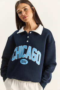 Kadın Polo Yaka Chicago Baskılı Üç İplik Şardonlu Sweatshirt 60601050 - Lacivert SWEATSHİRT modelleri