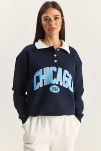 Kadın Polo Yaka Chicago Baskılı Üç İplik Şardonlu Sweatshirt 60601050 - Lacivert SWEATSHİRT modelleri
