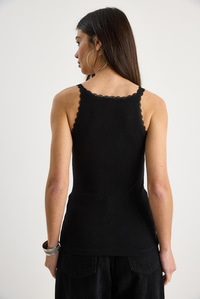 Kadın Regular Fit Normal Kalıp Pamuklu Dantel Detalı Ince Askılı Oyuk Yaka Atlet 60602043 - Siyah