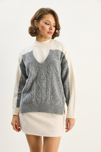 Kadın Renk Bloklu Oversize Triko Kazak TK251078 60283721 - Krem-Gri KAZAK modelleri