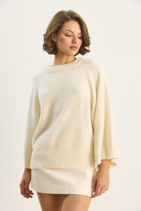 Kadın Sakallı Oversize Yumoş Yarasa Kol Triko Kazak 9036 60283635 - Ekru KAZAK modelleri