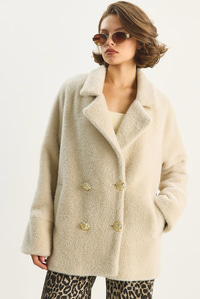 Kadın Şık Düğme Detaylı Cepli Astarlı Oversize Peluş Mont 0306 60283614 - Bej DIŞ GİYİM modelleri