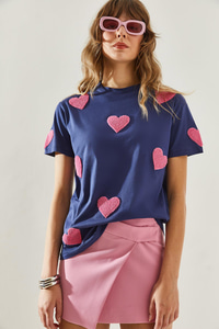 Kadın Süzene Kalp Nakışlı Basic T-Shirt 60251208 - Lacivert T-SHİRT modelleri
