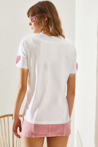 Kadın Süzene Kalp Nakışlı Basic T-Shirt 60251208 - Beyaz T-SHİRT modelleri