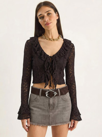 Kadın V Yaka Bağlamalı Önü Fırfırlı Transparan Dantel Crop Bluz 1033 60283939 - Kahverengi BLUZ modelleri