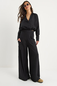 Kadın V Yaka Beli Lastikli Crop Cep Detaylı Bol Pantolonlu Alt-Üst Takım B2199 60283369 - Siyah