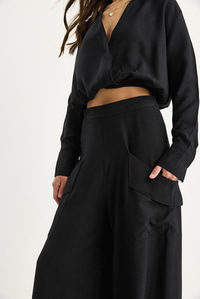Kadın V Yaka Beli Lastikli Crop Cep Detaylı Bol Pantolonlu Alt-Üst Takım B2199 60283369 - Siyah