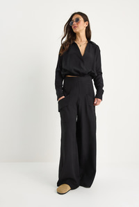 Kadın V Yaka Beli Lastikli Crop Cep Detaylı Bol Pantolonlu Alt-Üst Takım B2199 60283369 - Siyah